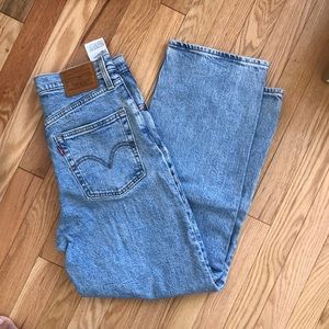 Levi’s Ribcage Straight Leg High Waisted Jean